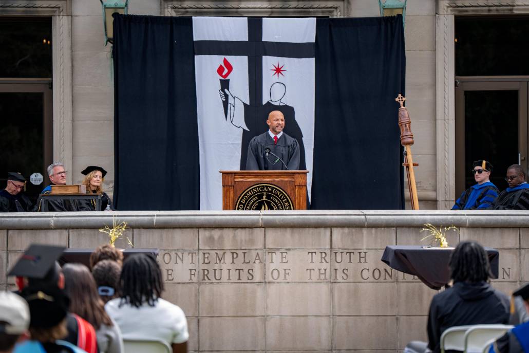 Aaron Dennis ’96 delivers the keynote address during ODU’s 2026 Opening Convocation.