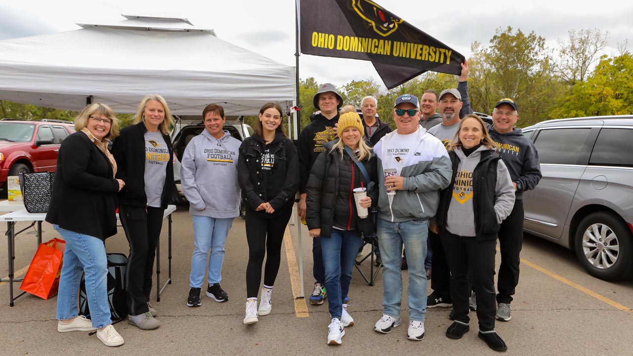 Panther alumni and friends celebrate homecoming together at the ODU tailgate.